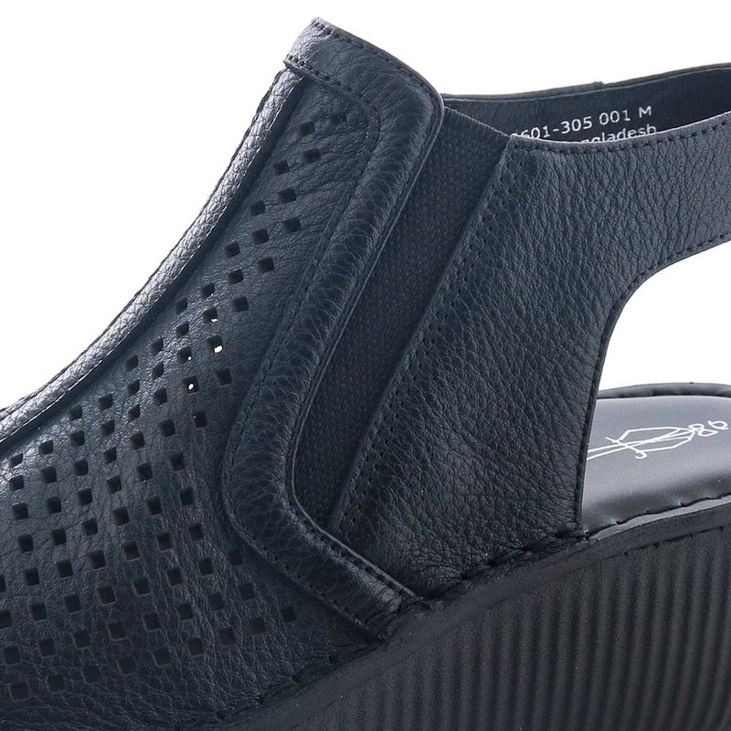 サイドにはゴムをあしらいました。足さばきもスムーズです