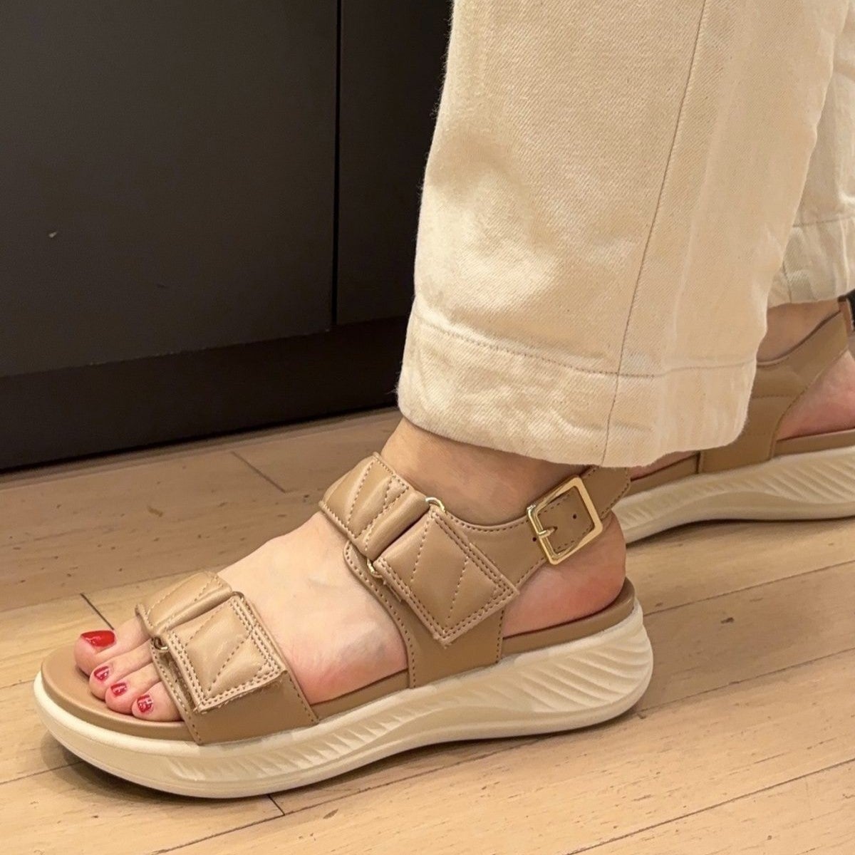 スタッフ着用：ベージュ