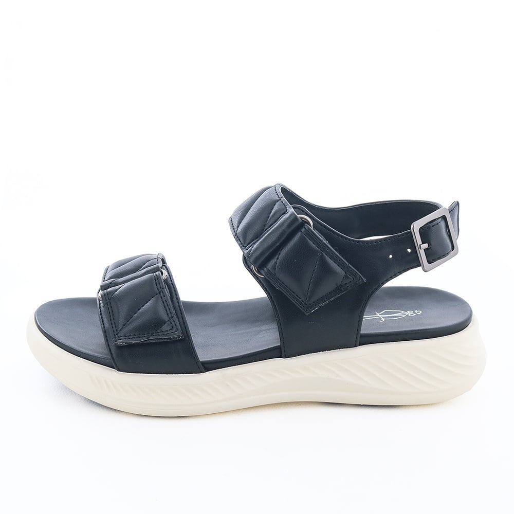 ふっくらパデッドがポイントのシンプルなスポサン