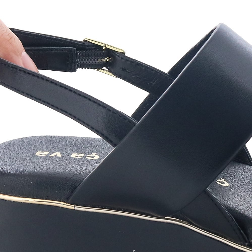 バックベルトは裏ゴム仕様でそのまま着脱できます