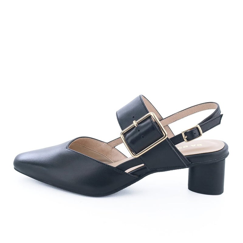 夏の通勤やオンタイムに万能な、ベルトバックスリングパンプス