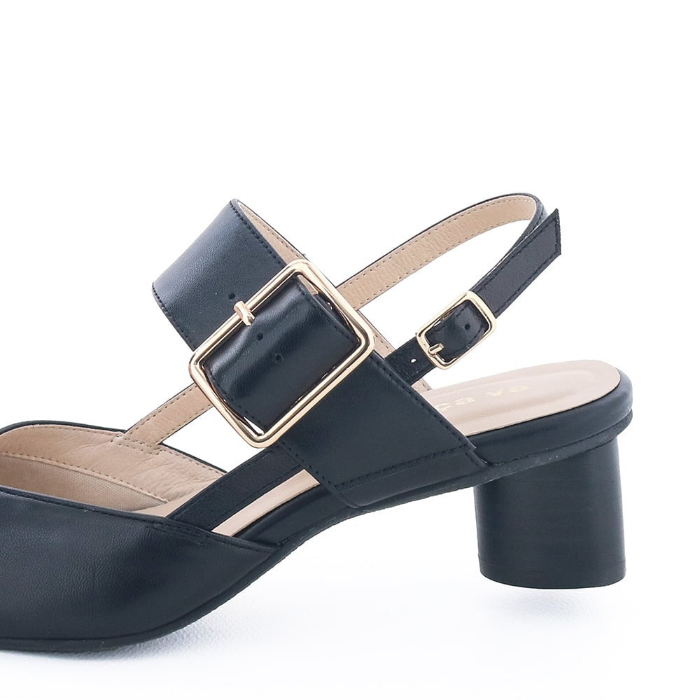 ヒールの高さ：約4.5cm