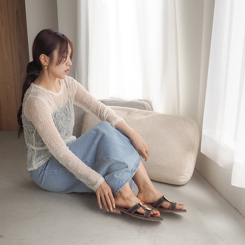 ダークブラウン