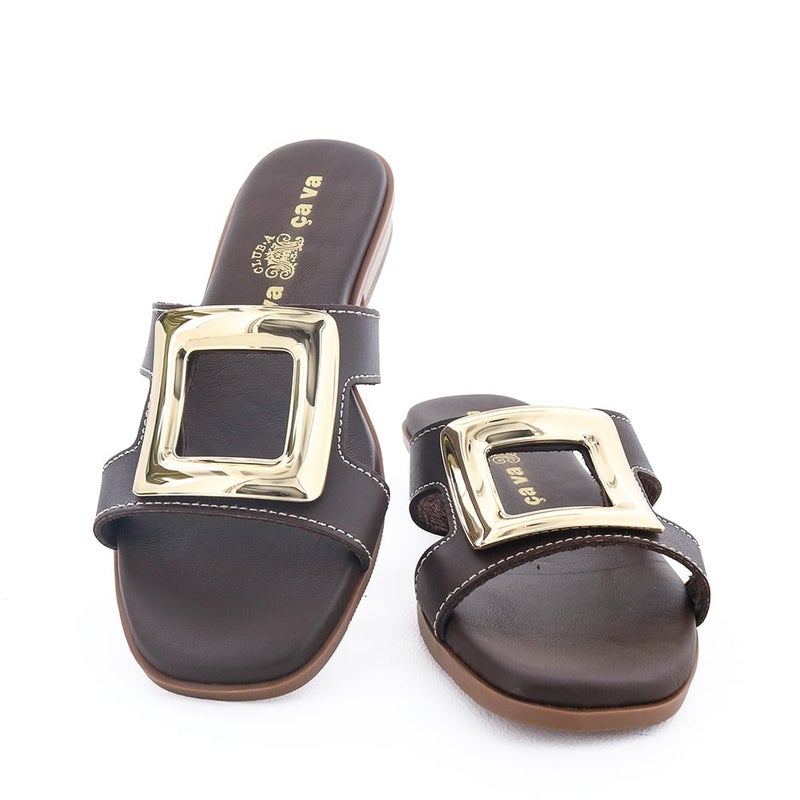 存在感たっぷりなスクエアオーナメントが目を惹きます