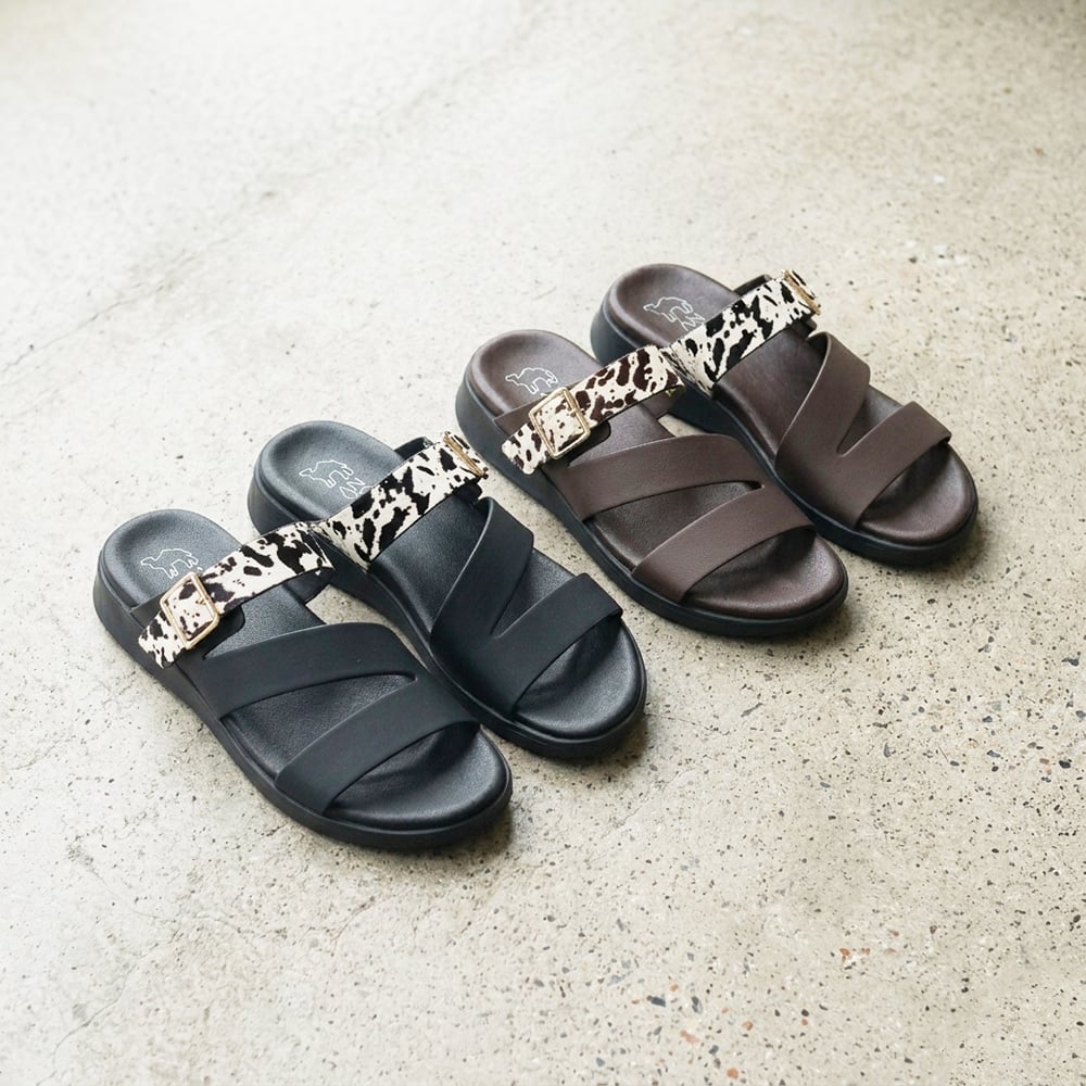 アシンメトリーサンダル 