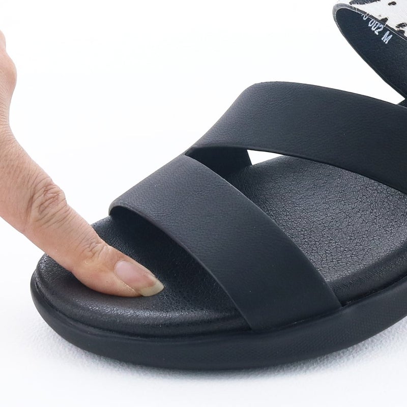 弾力のあるフットベッドインソールが足裏を支えます