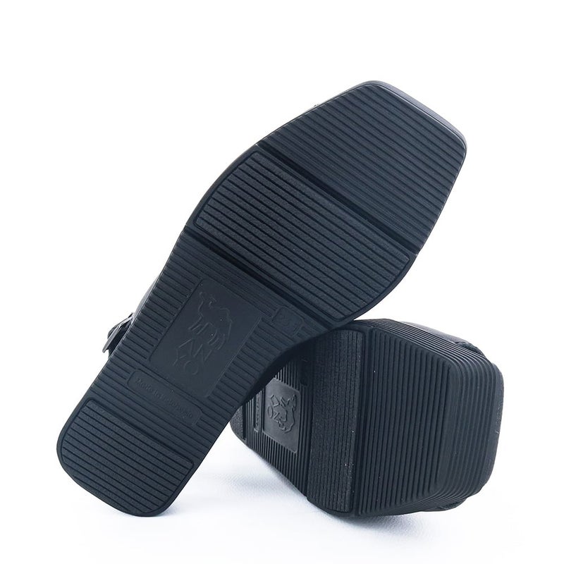 ソール全体に厚みがあり傾斜はたったの1.0cmほど