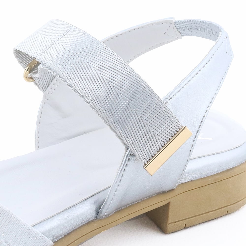 グログランテープの上品な光沢感もポイント