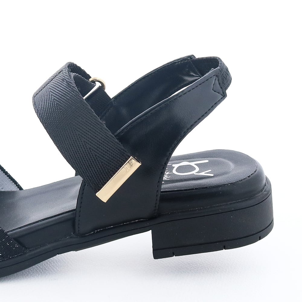 ヒールの高さ：約3.5cm