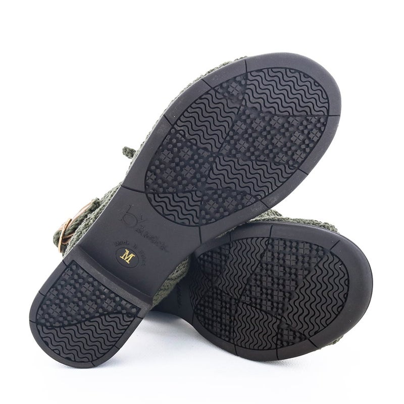 ブランドオリジナルのモールドソールを採用