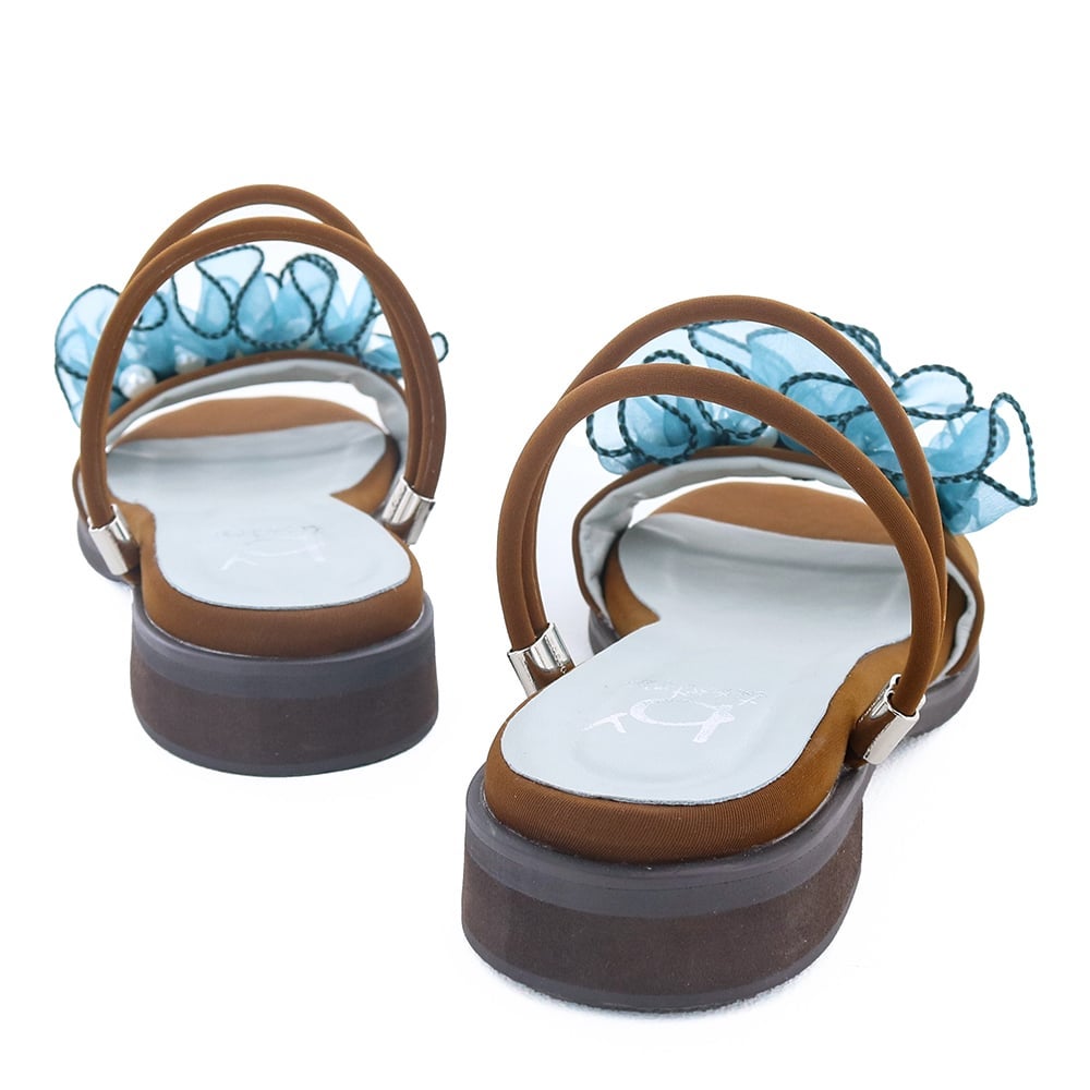 フラットスタイルなので気負わず履けるのも嬉しいポイント