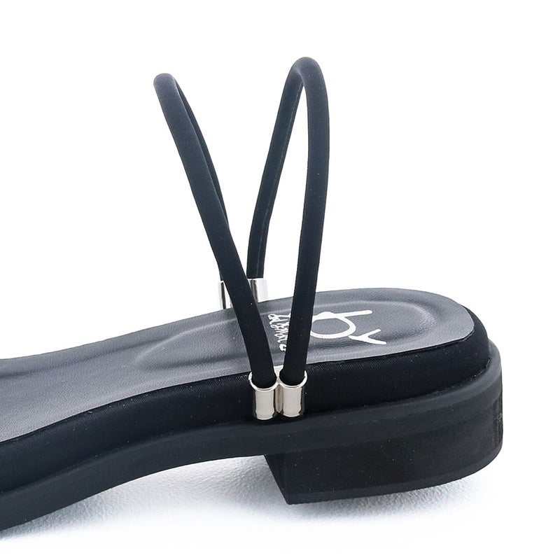 ヒールの高さ：約3.0cm