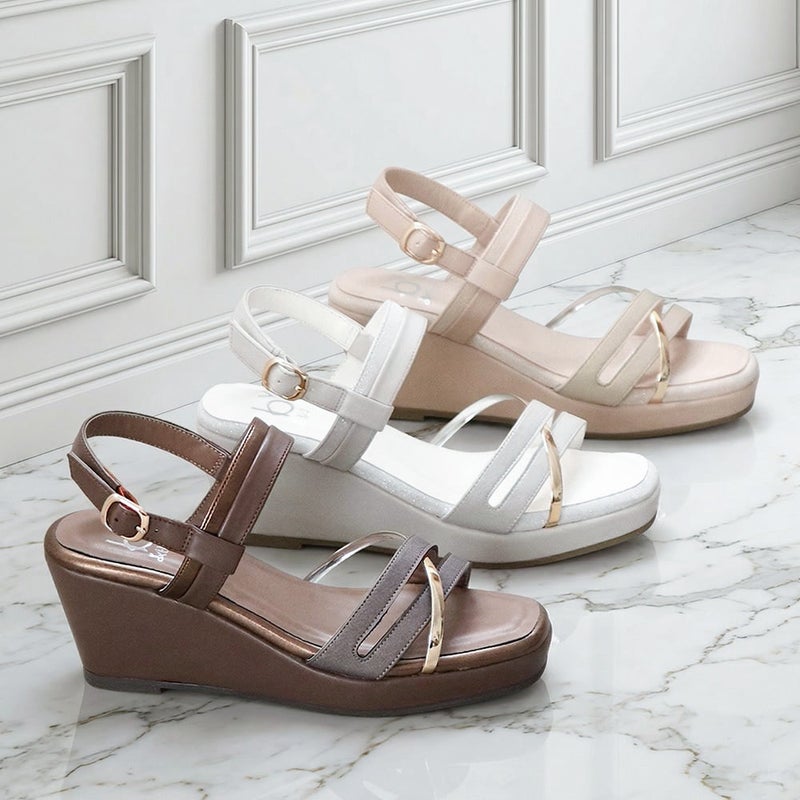 ウェッジソールサンダル