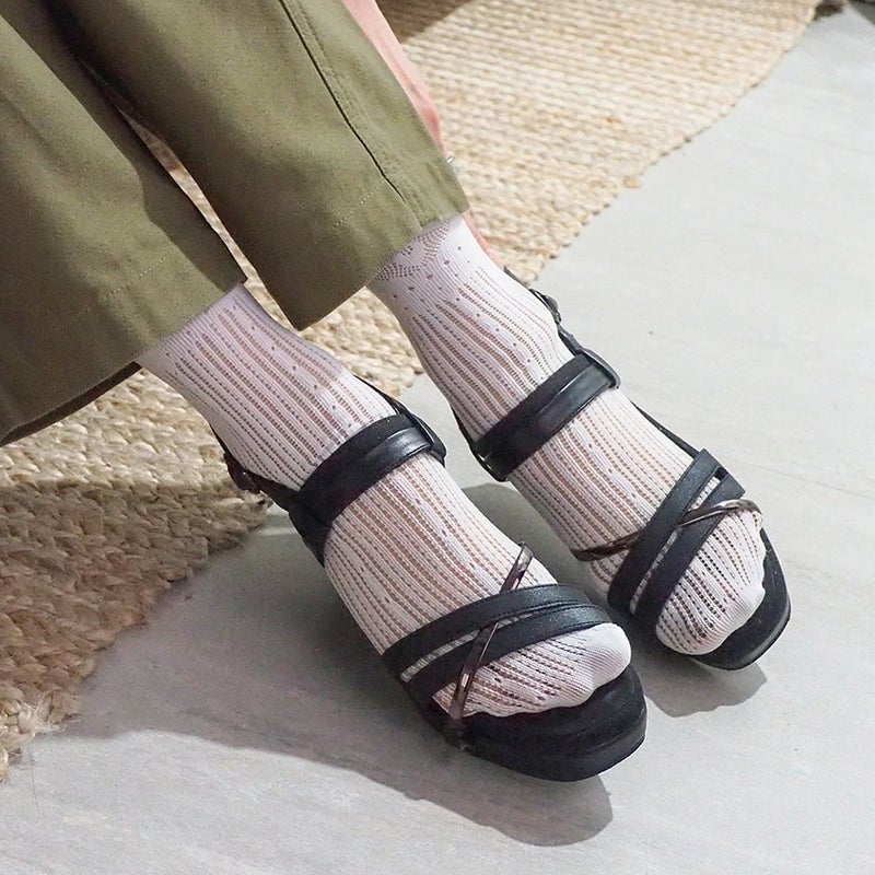 ブラック