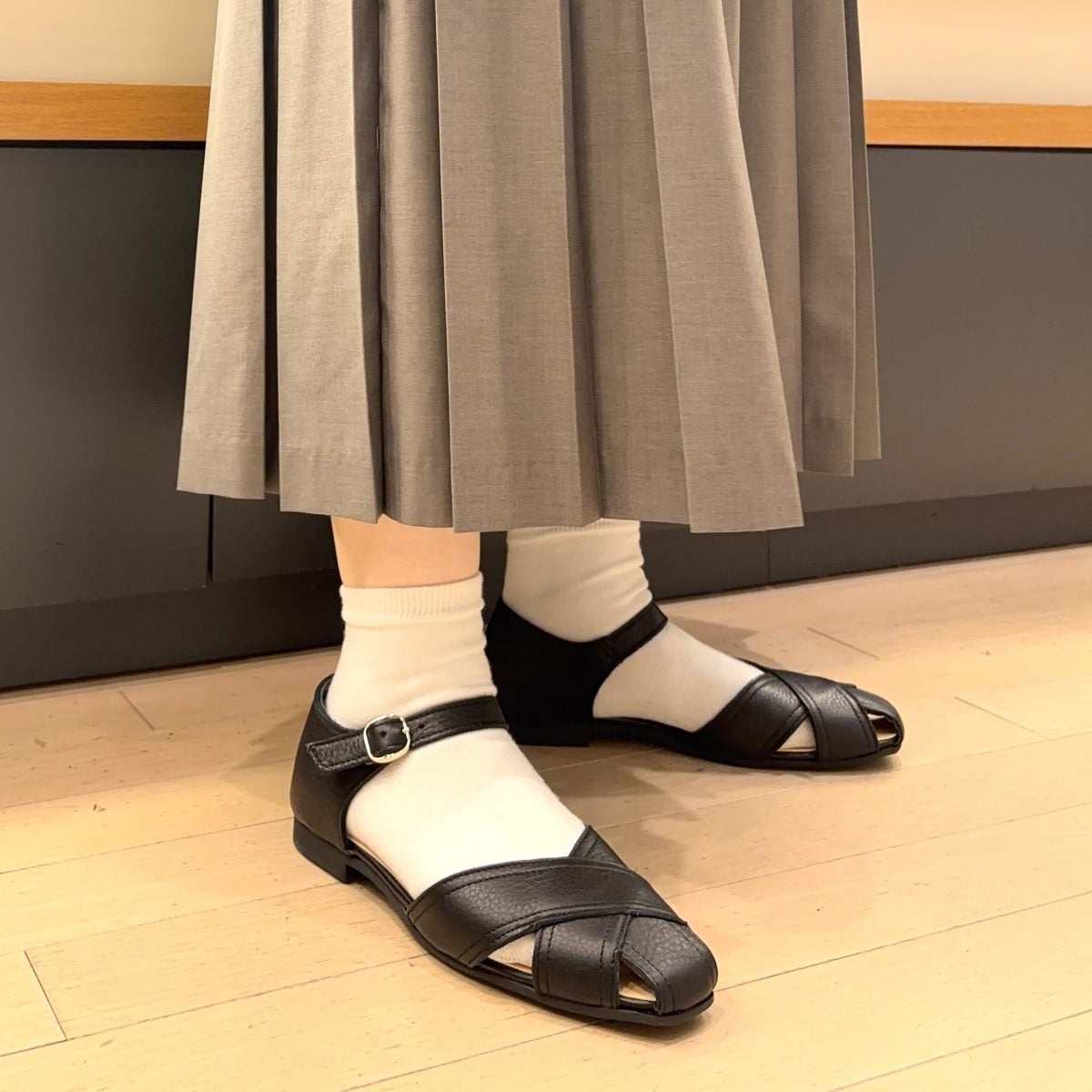 スタッフ着用：ブラック