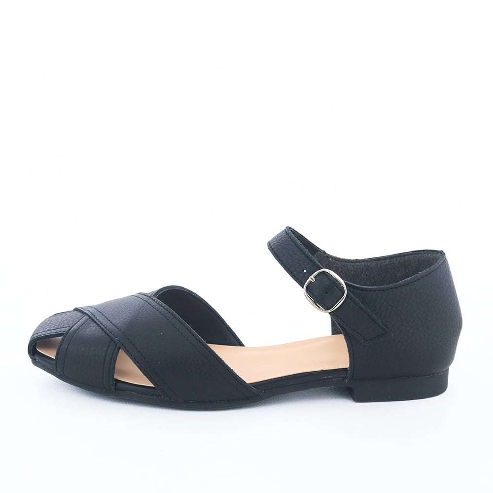 アッパーのステッチワークがアクセントになったセパレートシューズ