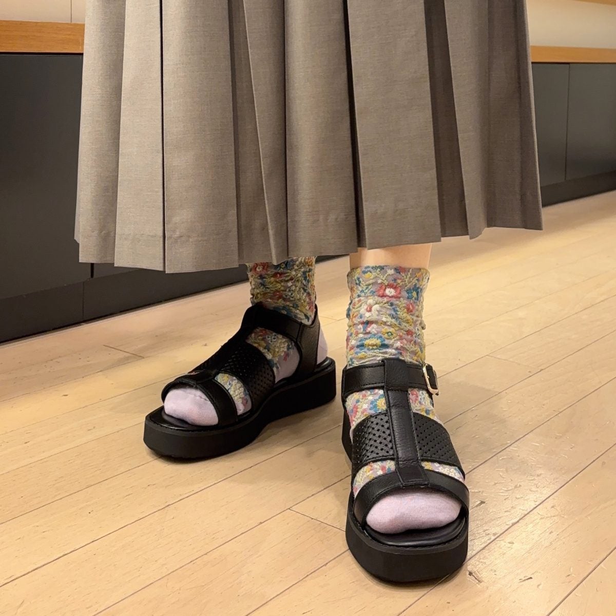 スタッフ着用：ブラック