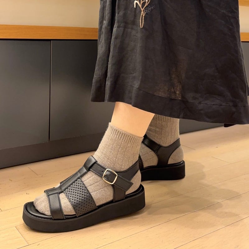 スタッフ着用：ブラック