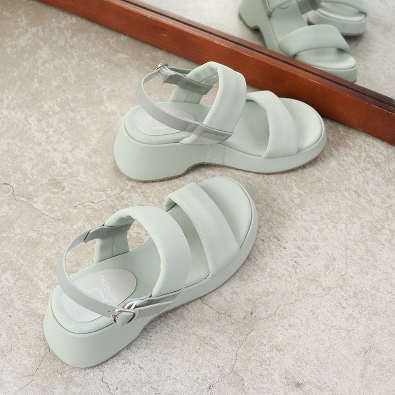 ライトグリーン