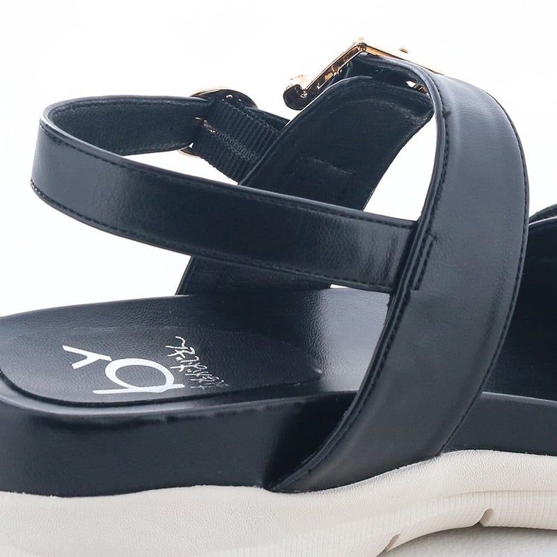 バックベルトは裏ゴム仕様でするっと着脱できます