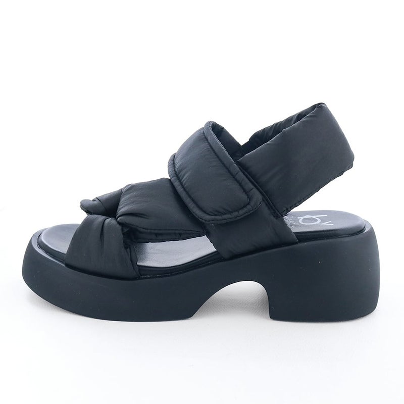 昨年大人気のモデルが履きやすくなってリニューアル