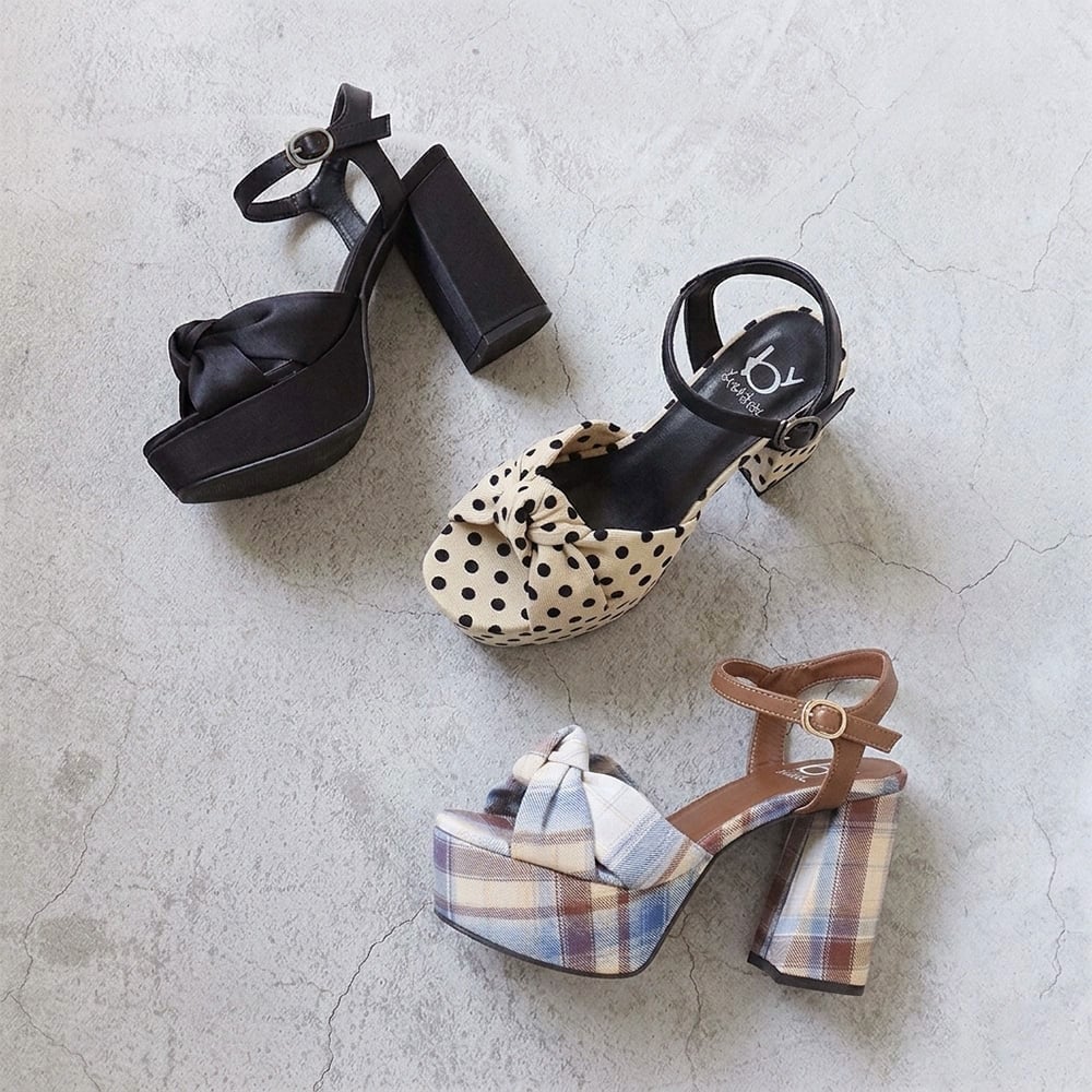 厚底チャンキーリボンサンダル