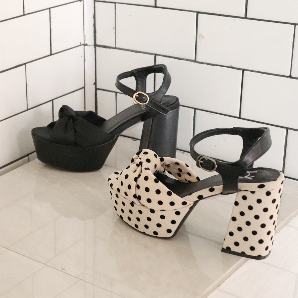 厚底チャンキーリボンサンダル