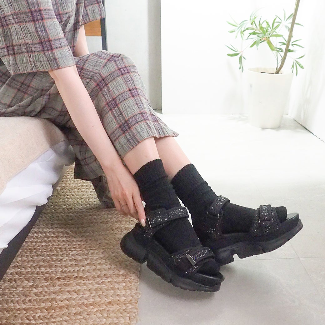 ブラック