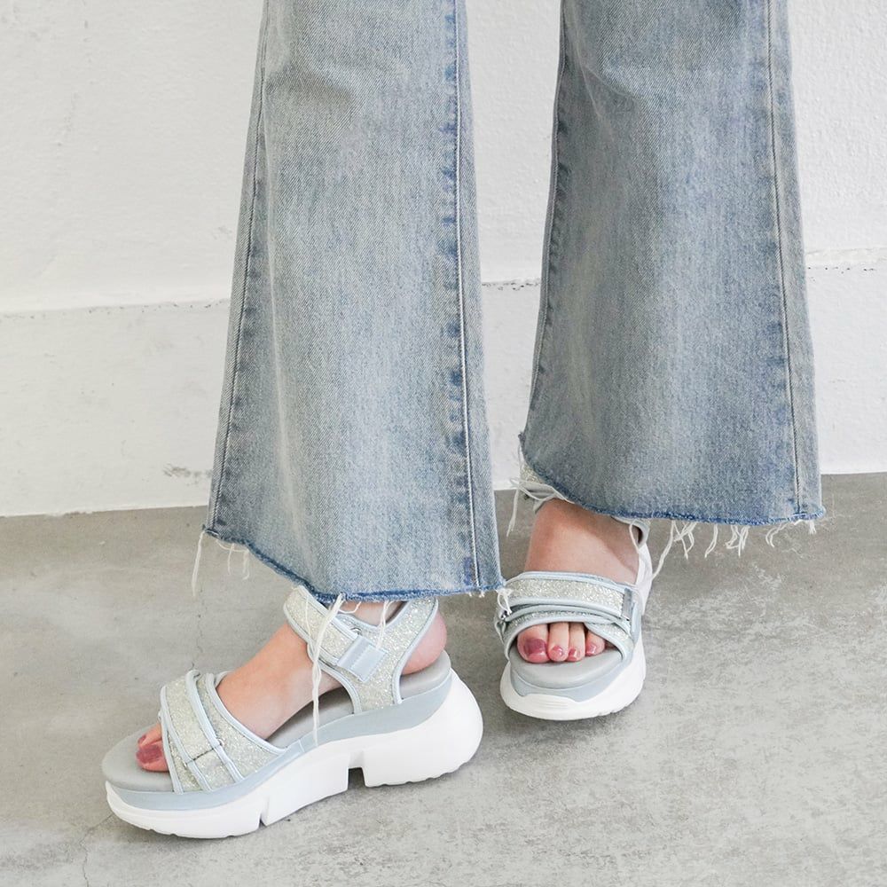 ライトグリーン