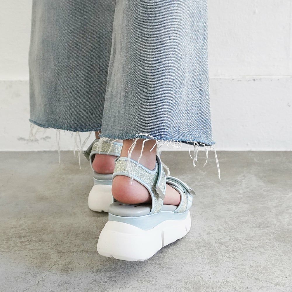 ライトグリーン