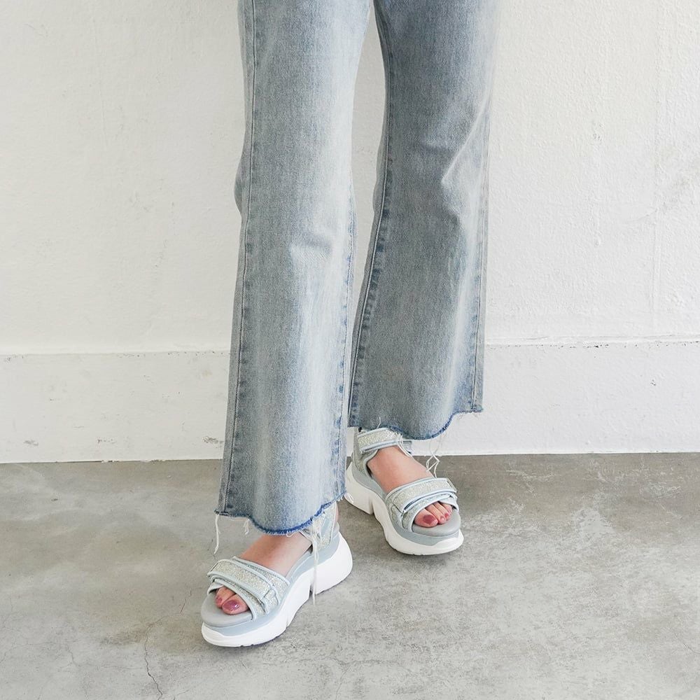 ライトグリーン