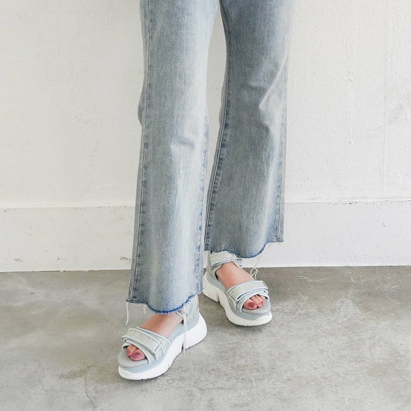 ライトグリーン