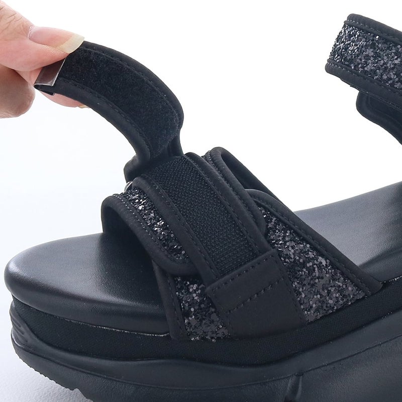 ベルトは面ファスナーで自分サイズにアジャストできます