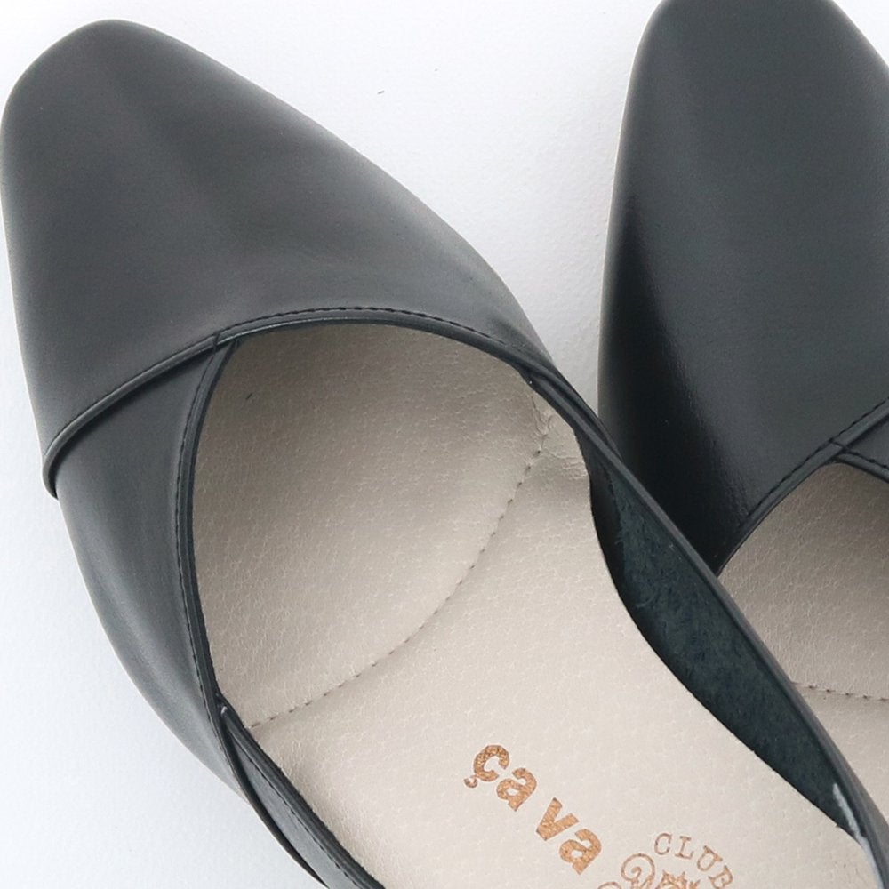 クッションを効かせたインソール。足裏も痛くなりにくい