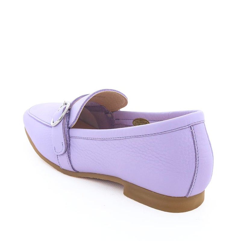 硬い芯を貼らない一枚仕立てのやわらかさ