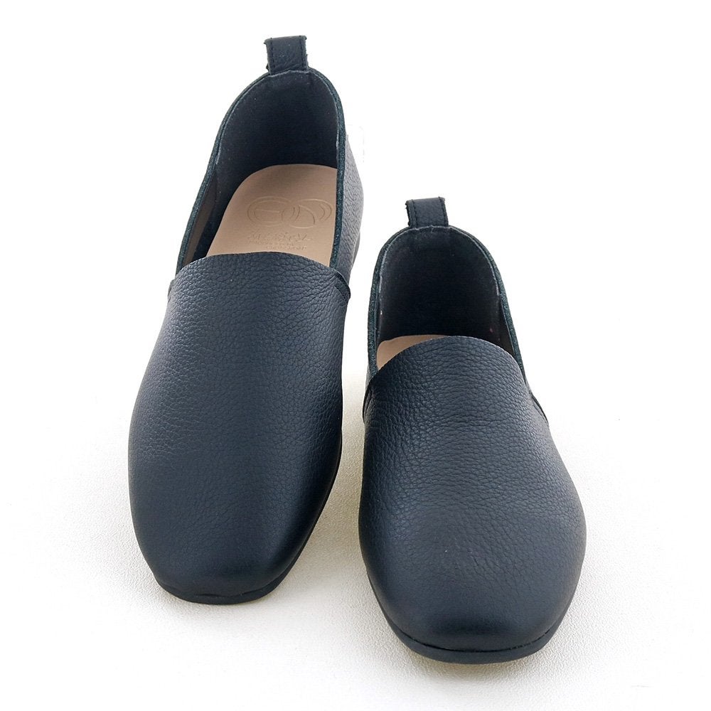 ブランドを代表するロングセラー。長く愛される理由はシンプルでやさしい履き心地