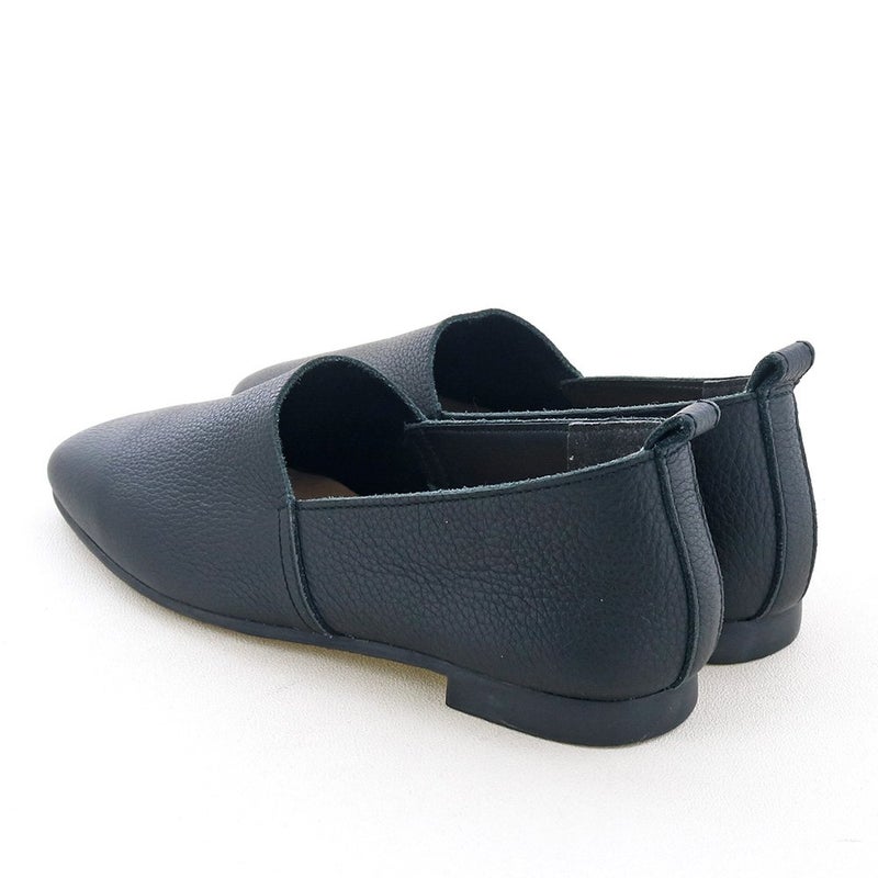 メイドインジャパンならではの丁寧な作り。履くほどに足に馴染みます