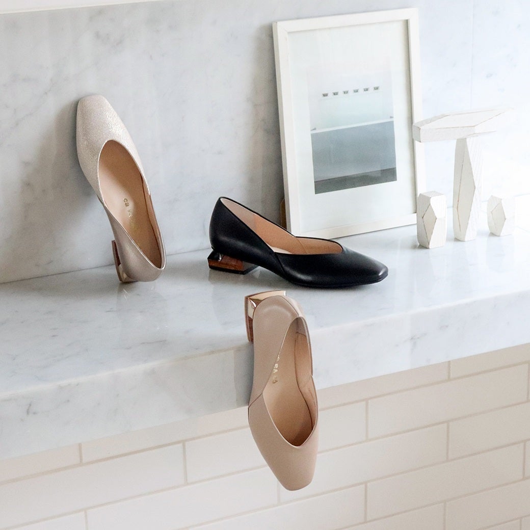 ブラックなどのベーシックカラーは商品説明のリンクから