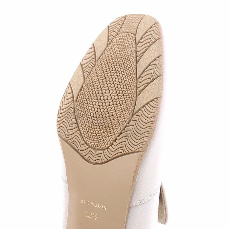 アウトソールは滑りにくいノンスリップ仕様