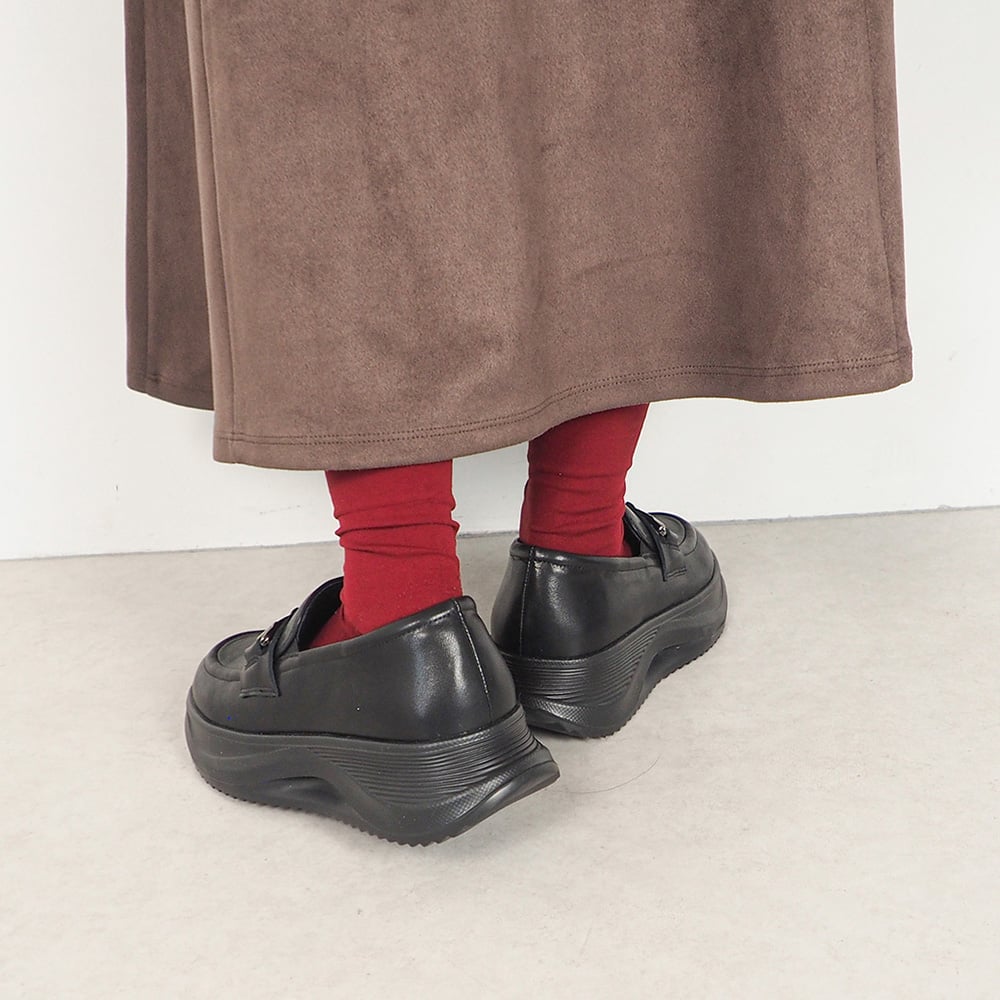 ブラック