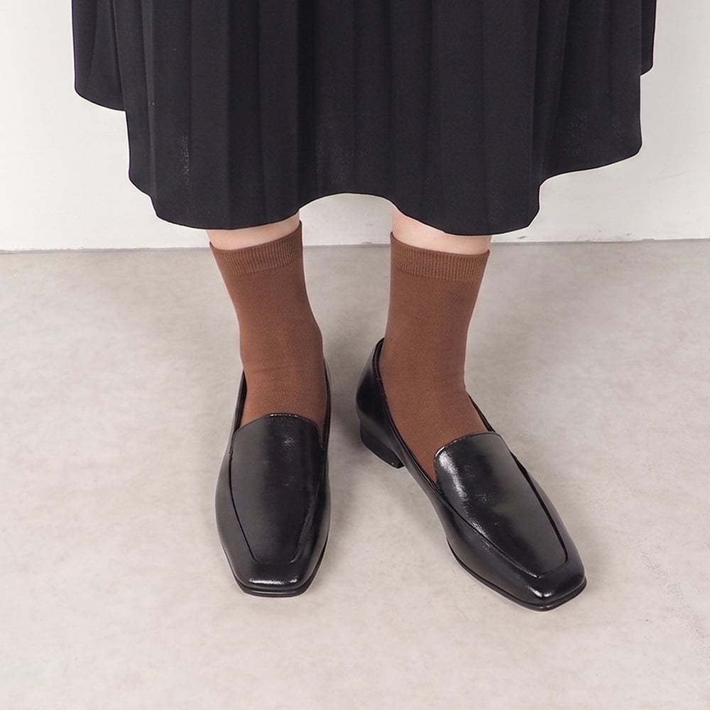 ブラック