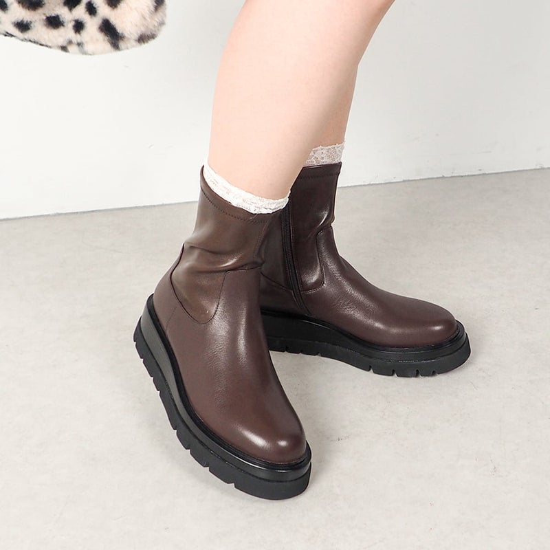 ダークブラウン