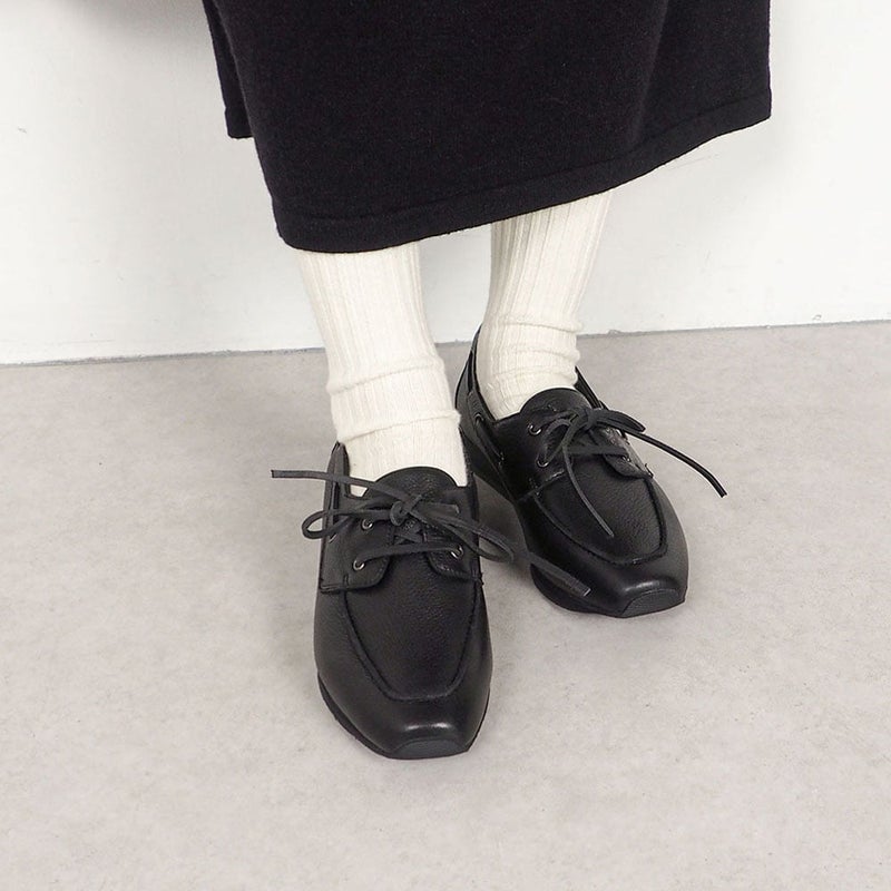 ブラック