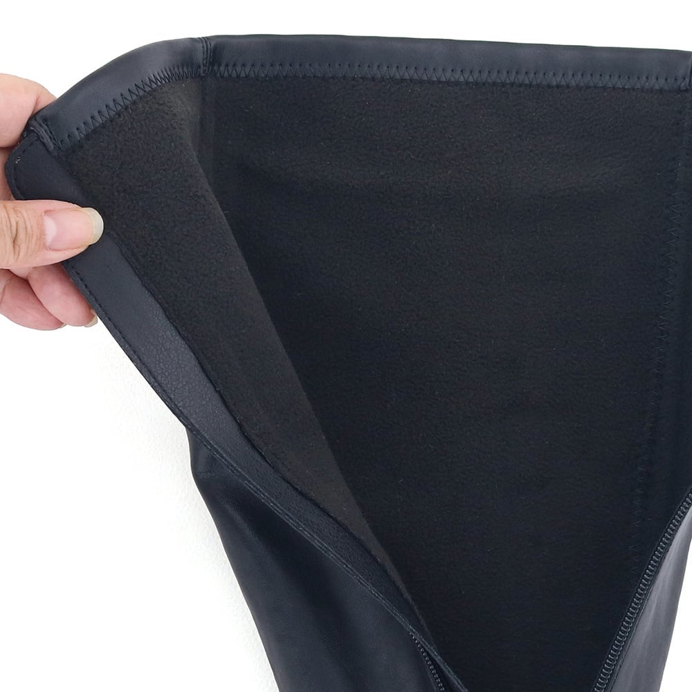 筒裏のライニングは肌触りの良い起毛素材を使用しています