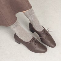 ダークブラウン