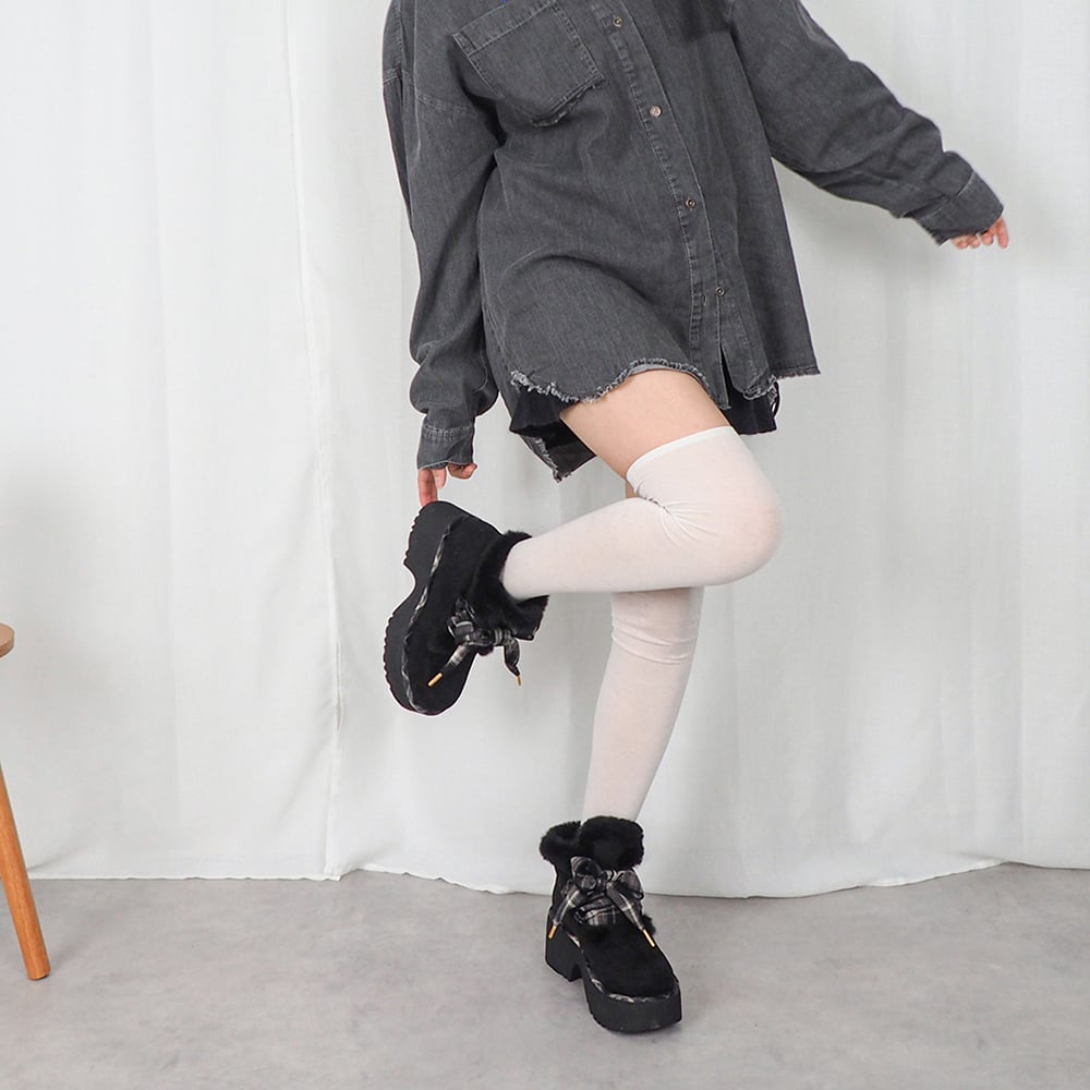 ブラック