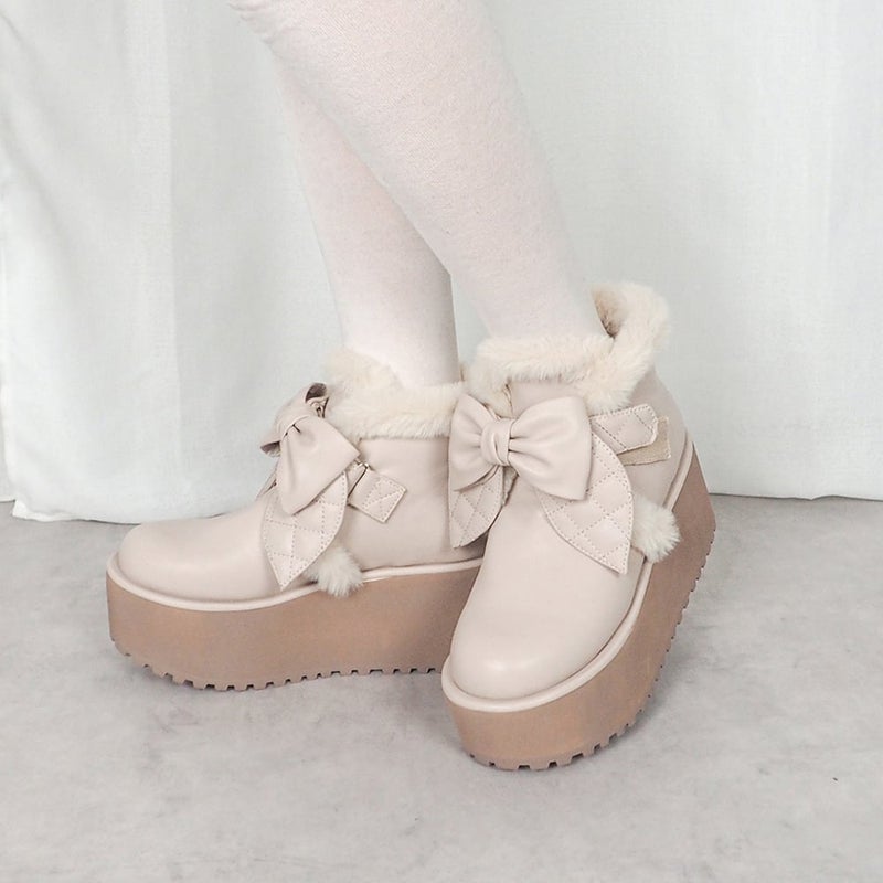 ライトベージュ