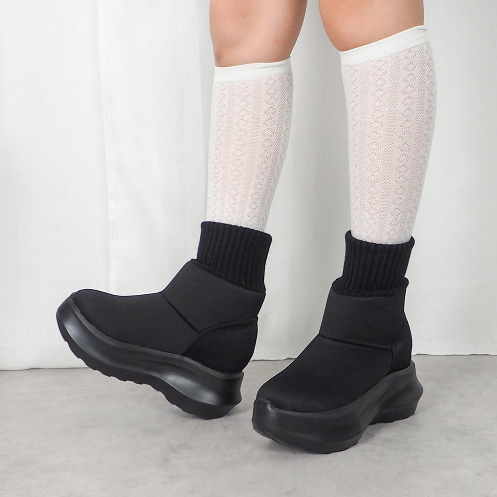ブラック