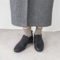 ブラック